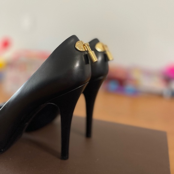 AUTHENTIC Louis Vuitton locket pumps high heels ☀️ - Picture 4 of 17